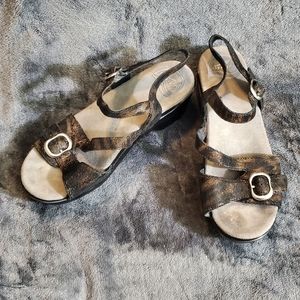 Dansko Black Gold Reptile Print Leather Strappy Platform Sandals EUR 37 US 6.5-7